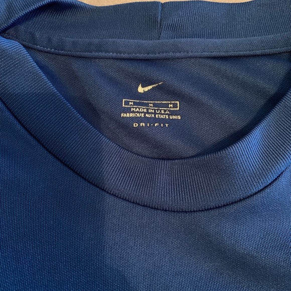 Nike Dri Fit - Picture 2 of 4
